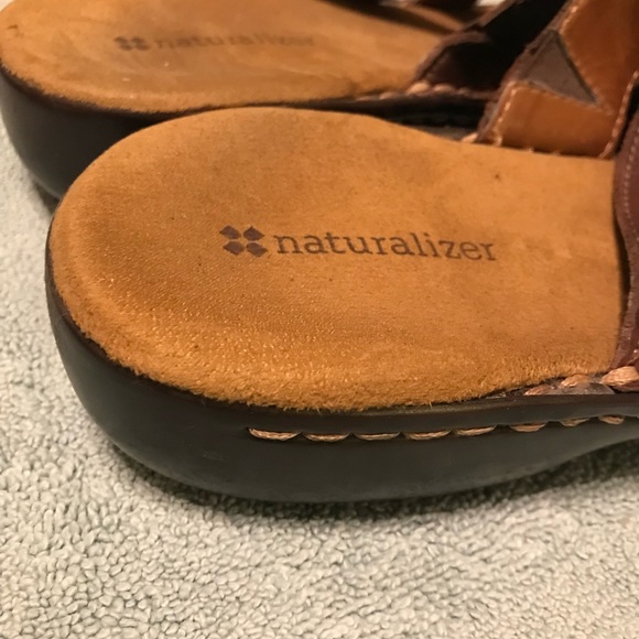 Brown and red strapped sandals - Picture 2 of 2